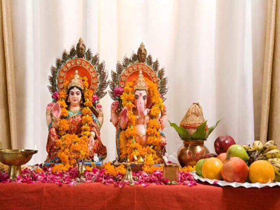 Diwali 2022 Lakshmi Pujan Ka Shubh Muhurat: कल इस उत्‍तम समय में करें श्री गणेश और माता लक्ष्‍मी की पूजा, सिर्फ 1 घंटा 23 मिनट का है शुभ मुहूर्त, जानें समय और पूजा विधि