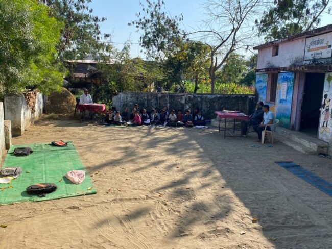 Betul Ki Khabar: प्राथमिक स्कूल की छत से गिरा प्लास्टर, छात्र को आई चोट, जांगड़ा गांव की घटना