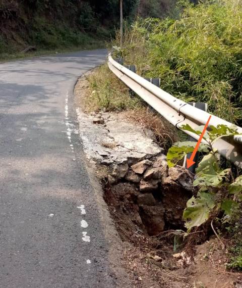 Betul-Paratwada State Highway : बैतूल-परतवाड़ा स्टेट हाईवे के केरपानी घाट पर बना जानलेवा गड्ढा