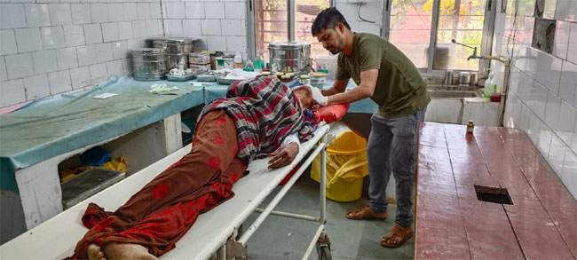 Betul News : छात्र को दूध वाहन ने टक्कर मारी, गंभीर रूप से हुआ घायल, परीक्षा से हुआ वंचित