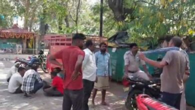 Betul Suicide News : बारह साल के बेटे के साथ ट्रेन से कट कर पिता ने की आत्महत्या, पत्नी को भी खींच रहा था...