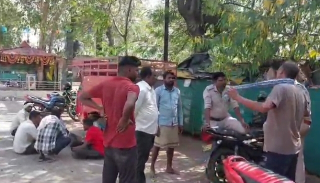 Betul Suicide News : बारह साल के बेटे के साथ ट्रेन से कट कर पिता ने की आत्महत्या, पत्नी को भी खींच रहा था...