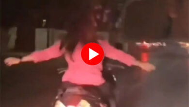 Papa Ki Pari Ka Video: सड़क पर हाथ छोड़कर स्कूटी चलाती दिखीं पापा को परी, फिर... देखें वीडियो