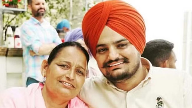 Sidhu Moosewala Parents Welcomes Baby : सिद्धू मूसेवाला मां चरण कौर ने 58 साल की उम्र में दिया बेटे को जन्म, पिता ने सोशल मीडिया पर दी जानकारी