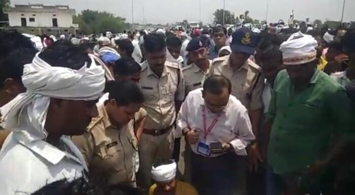 Big Accident: बैतूल-इंदौर हाईवे पर भीषण हादसा, तीन की मौत, आधा दर्जन घायल; शव सड़क पर रख प्रदर्शन कर रहे ग्रामीण