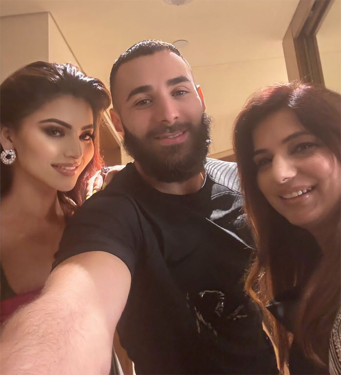 Urvashi Rautela : मैड्रिड में 'मिस्ट्री मैन' के साथ नजर आईं उर्वशी रौतेला, कहीं यह करीम बेंजेमा तो नहीं, इस करीबी का क्या है राज