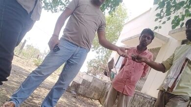 Bribery News : प्रधान आरक्षक का पुलिस थाने में रिश्वत लेते वीडियो वायरल