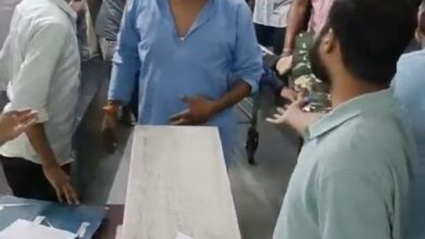 Death In Accident : बाइक सवार युवकों को अज्ञात वाहन ने मारी टक्कर; एक की मौत, एक गंभीर घायल