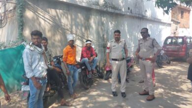 Death In Accident : स्टेट हाईवे पर अज्ञात वाहन ने बाइक को मारी टक्कर, दो युवकों की मौत