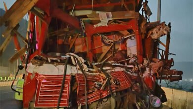 Mumbai Pune Highway Accident : मुंबई-aपुणे एक्सप्रेसवे पर हुआ भीषण एक्सीडेंट, 3 की मौके पर मौत, 8 घायल