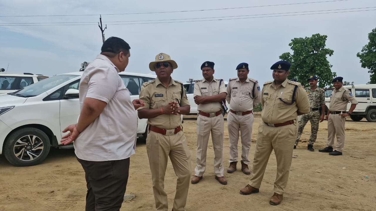 Big Action : बड़ी कार्रवाई... 20 करोड़ की रेत, 31 डंपर, 8 पोकलेन जब्त, एक पर FIR