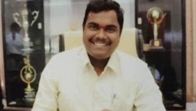 IAS Success Story: गरीबी के चलते होटल में किया वेटर का काम, 6 बार फेल होने के बाद भी नहीं मानी हार! फिर बने IAS अफसर