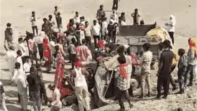 Big Accident  मध्य प्रदेश के श्योपुर जिले में भीषण सड़क हादसा हुआ है। आपको बता दें कि बच्चे का मुंडन कराने जा रहे परिवार की ट्रैक्टर ट्राली अचानक अनियंत्रित