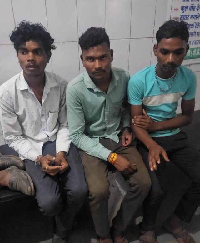 Shadi me bada hadsa : बारात के आते ही बड़ा हादसा; घोड़े की मौत, दूल्हे ने कूद कर बचाई जान, तीन घायल