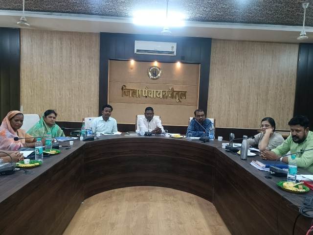 School Opening Time : सुबह 10 से शाम 5 बजे तक शिक्षकों को रहना होगा स्कूल में