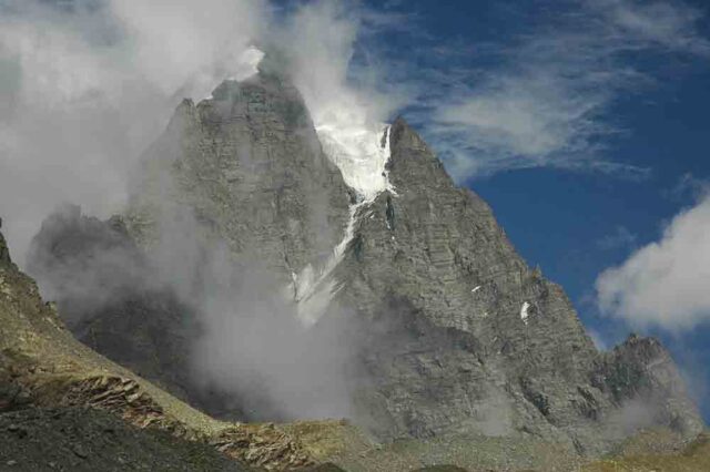 Manimahesh Kailash : मणिमहेश कैलाश शिखर पर है भगवान शिव का निवास