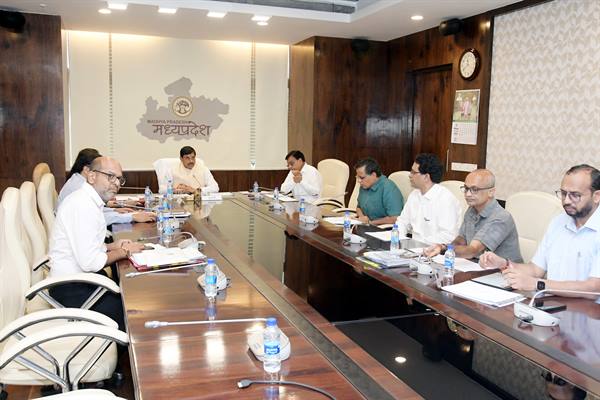 MP News : अब हर तीन महीने में बढ़ेंगी अचल संपत्तियों के पंजीयन की दर, सीएम ने दिए निर्देश