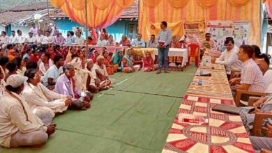 कमिश्रर ने लगाई चौपाल, ग्रामीणों ने खोला परेशानियों का पिटारा