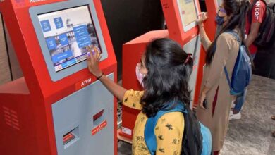 ATVM : रेलवे में बढ़ रहा टिकट वेन्डिंग मशीनों का उपयोग, कहीं बंद ना करना पड़े टिकट खिड़कियां
