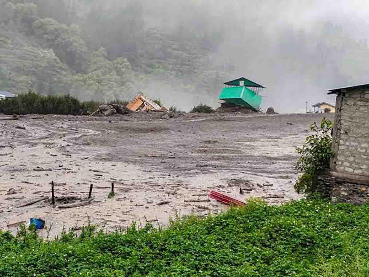 Uttarakhand Disaster 2025: उत्तराखंड की आपदा: जब हिमालय ने चुप्पी तोड़ी, और हमारे तैयार न होने की कीमत चुकाई गई