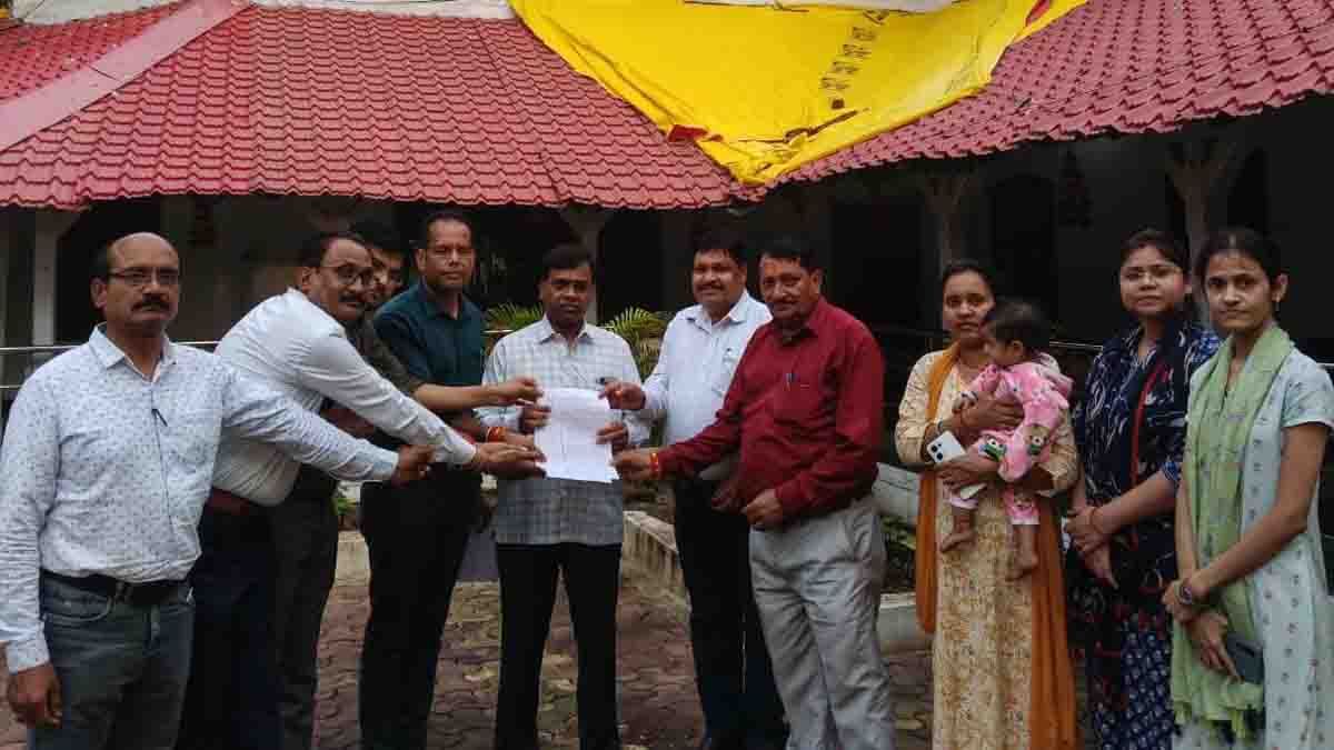 Revenue Officers Protest: MP में राजस्व अधिकारियों ने दिया आंदोलन का अल्टीमेटम, न्यायिक-विभाजन योजना पर नाराजगी