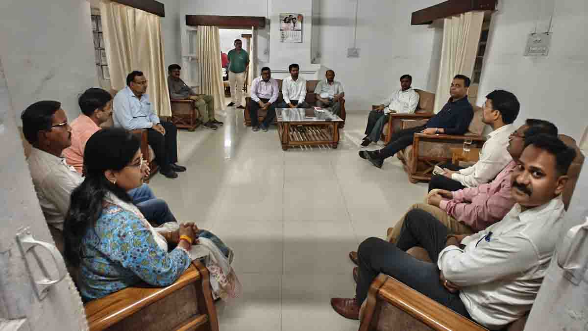 pm awas patta distribution: बेघरों को PM Awas बनाने के लिए जल्द मिलेंगे पट्टे, आयुक्त संकेत भोंडवे ने दिए निर्देश