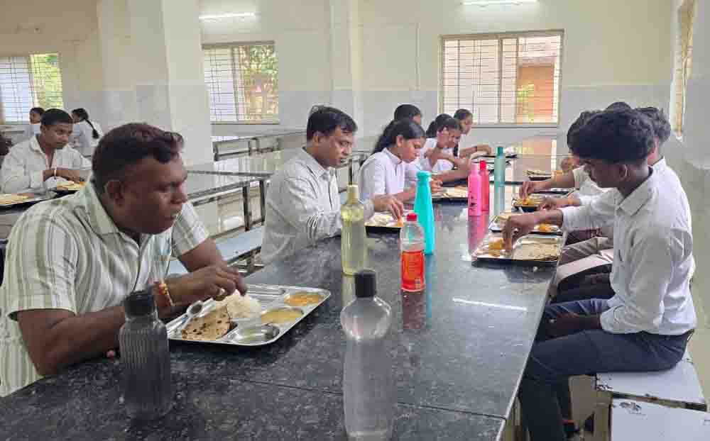 Eklavya School Incident: एकलव्य स्कूल शाहपुर मामले में कलेक्टर की बड़ी कार्रवाई की तैयारी; प्राचार्य, नर्स और काउंसलर पर गिरेगी गाज