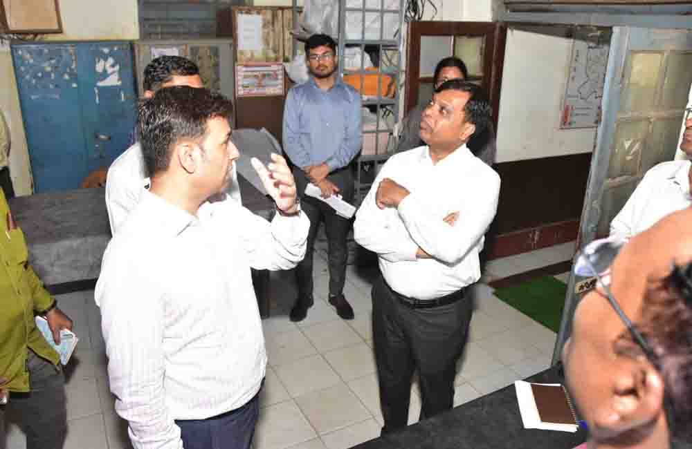 PM Awas Yojana Recovery: राशि लेकर पीएम आवास का निर्माण करने वालों की अब खैर नहीं, कमिश्नर बोले- रिकवर करें