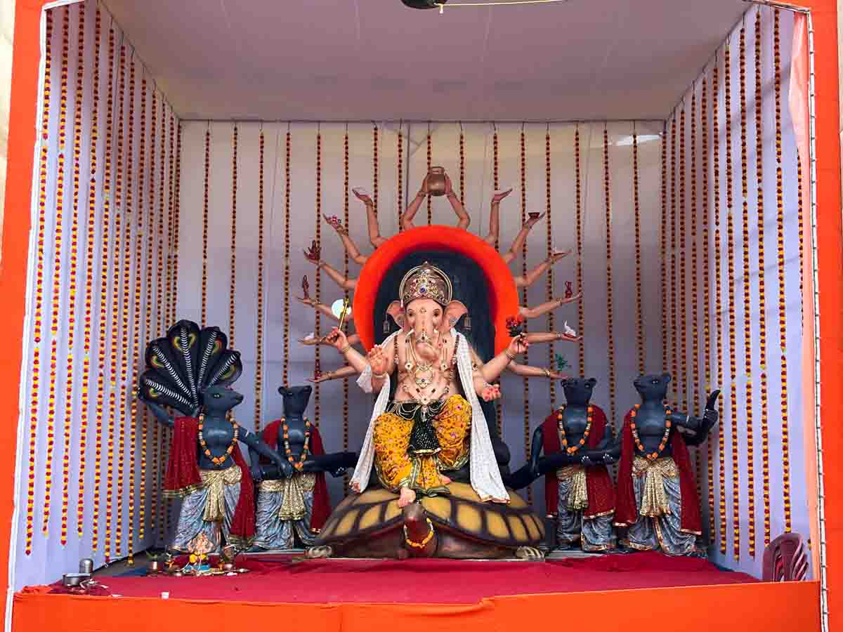 Betul Ganeshotsav 2025: लोहिया वार्ड में पान ठेले से शुरू हुआ गणेशोत्सव का सफर, अब जिले का सबसे बड़ा आयोजन