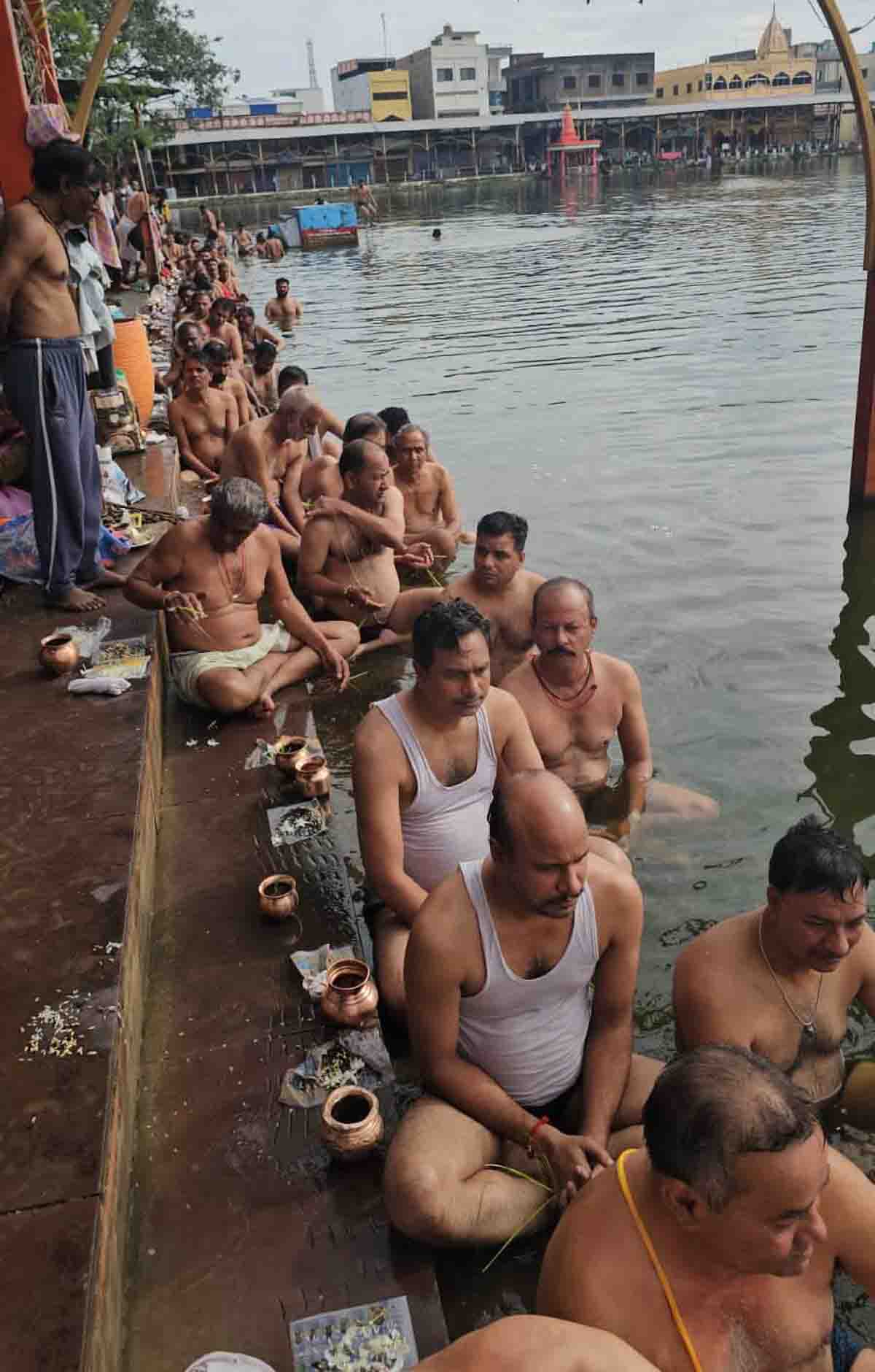 Pitru Paksha Tarpan: मप्र की इस पवित्र नगरी में निःशुल्क होता है तर्पण, पितृपक्ष में 35 सालों से जारी परम्परा
