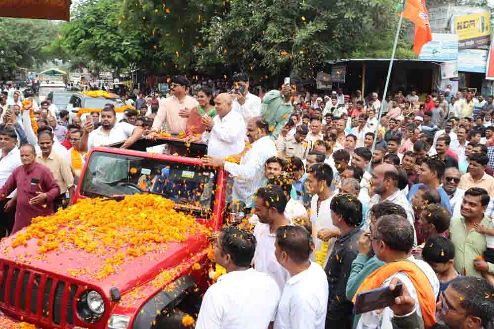 Hemant Khandelwal Health: बीजेपी प्रदेश अध्यक्ष हेमंत खंडेलवाल की तबीयत बिगड़ी, रोड शो में मची अफरा-तफरी