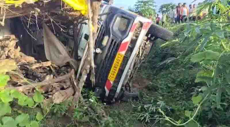 Betul ambulance accident: दर्दनाक हादसा… एंबुलेंस पलटने से 2 घंटे पहले जन्मे मासूम बच्चे की मौत, मां घायल
