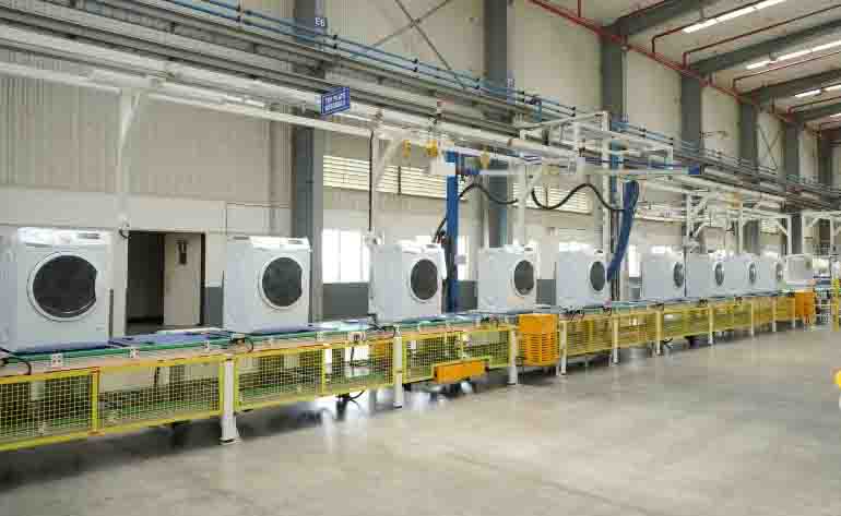 AI Washing Machine: मार्केट में आई AI वॉशिंग मशीन, कपड़े होंगे और साफ, जानें कीमत व फीचर्स