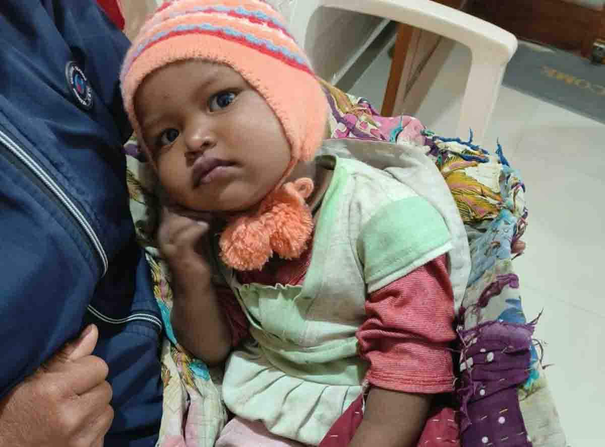 abandoned baby in Betul: एक साल की मासूम को छोड़ गया कोई, पुलिस ने पहुंचाया शिशु गृह