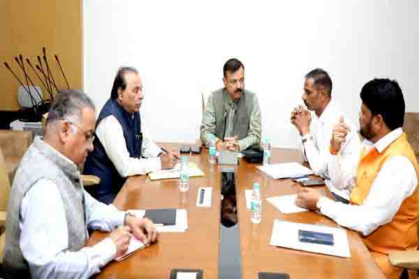 Teacher grievance camp Madhya Pradesh: मध्यप्रदेश में शिक्षकों की समस्याओं के समाधान के लिए लगेंगे शिविर, मंत्री ने दिए निर्देश