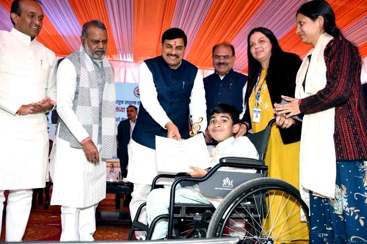 MP Pension Scheme Payment: पेंशनरों को मिली बड़ी सौगात, मुख्यमंत्री डॉ. यादव ने खातों में पहुंचाए 327.15 करोड़ रुपये, इंतजार हुआ खत्म