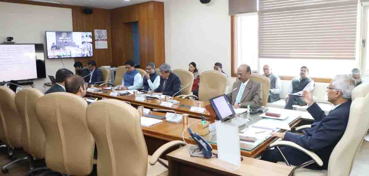 CS Anurag Jain action on collectors: कलेक्टरों की परफॉर्मेंस पर CS अनुराग जैन सख्त, कमजोर जिलों को चेतावनी, सुधार नहीं तो कार्रवाई तय