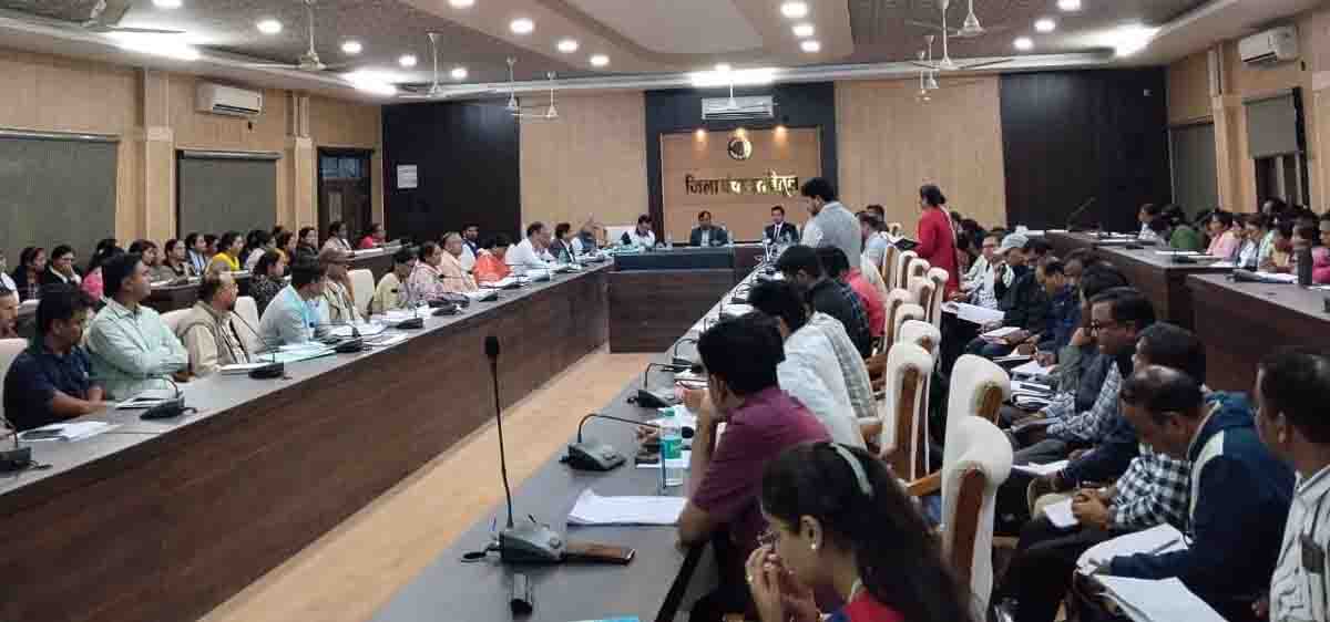 Betul Health Department Action: बैतूल में बड़ा एक्शन: स्वास्थ्य सेवाओं में लापरवाही पर निलंबन, नोटिस और वेतन कटौती की एक साथ कार्रवाई, मचा हड़कंप