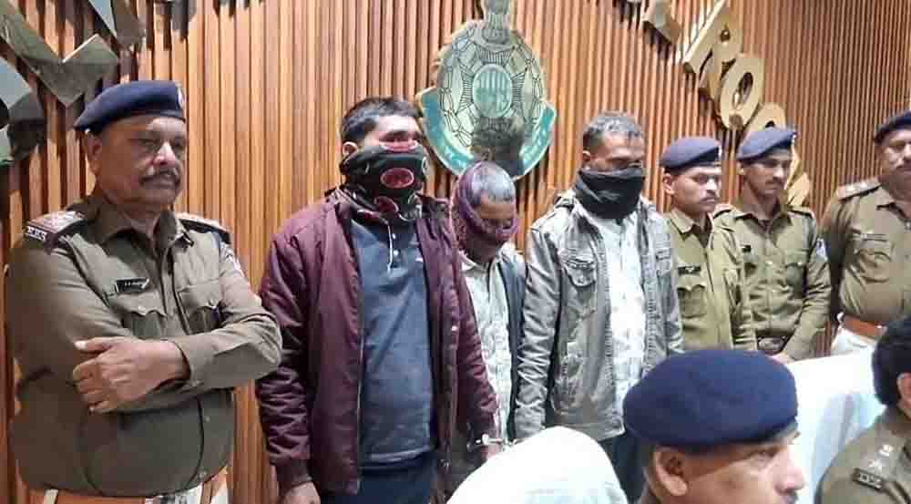 Betul Murder Case: सड़क हादसा समझ रहे थे लोग, पुलिस पड़ताल में खौफनाक खुलासा, महिला समेत 4 गिरफ्तार