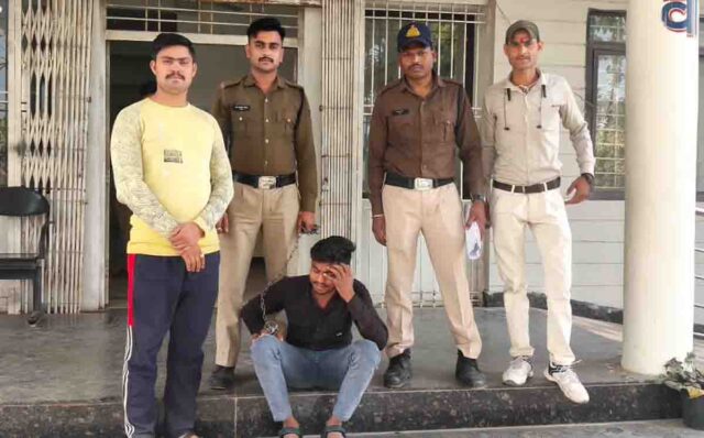 Illegal Liquor Seizure: भैंसदेही में पुलिस की बड़ी कार्रवाई, स्कॉर्पियो से 3.44 लाख की अवैध अंग्रेजी शराब जब्त