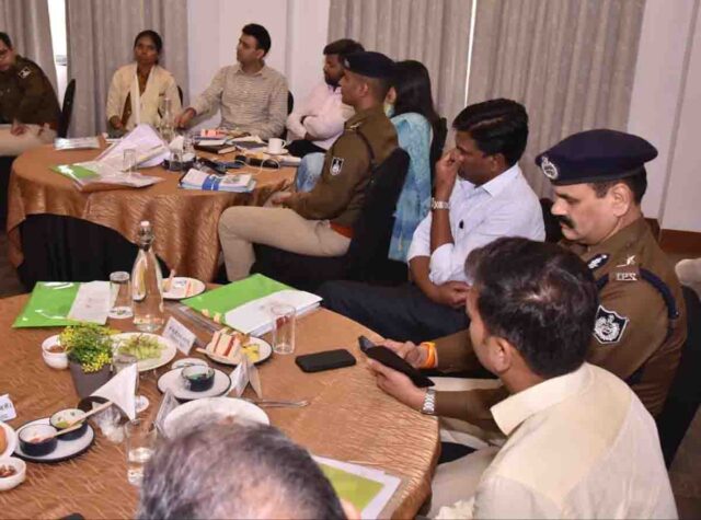 Betul Commissioner Meeting: बैतूल बैठक में सख्त निर्देश: सड़क सुरक्षा और वन व्यवस्थापन पर कमिश्नर का एक्शन प्लान