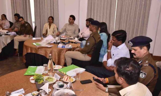 Betul Commissioner Meeting: बैतूल बैठक में सख्त निर्देश: सड़क सुरक्षा और वन व्यवस्थापन पर कमिश्नर का एक्शन प्लान