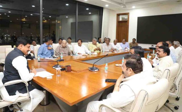 MP Bus Strike Update: बस हड़ताल को लेकर आया बड़ा अपडेट, मुख्यमंत्री से चर्चा के बाद बस ऑपरेटर्स ने लिया यह निर्णय