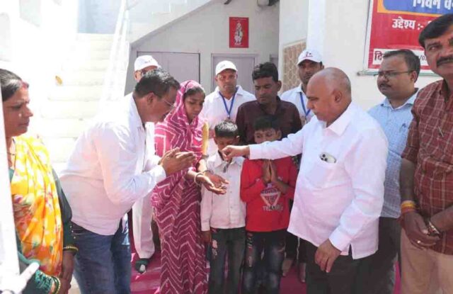 Free House Scheme MP: एमपी में यह संस्था फ्री में बनाकर दे रही मकान, हेमंत खंडेलवाल ने सौंपी चाबी, सभी सुविधाएं भी उपलब्ध