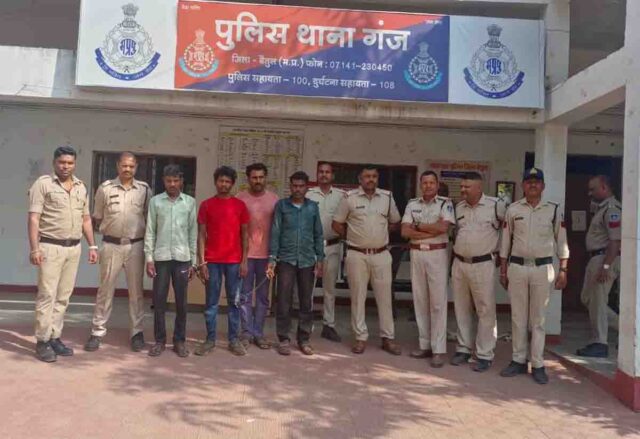 Betul petrol scam: बैतूल में पेट्रोल घोटाले का भंडाफोड़: पुलिस पंप से 2000 लीटर से ज्यादा ईंधन चोरी, 4 आरोपी गिरफ्तार