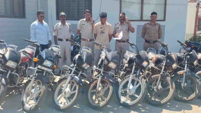 Bike Theft Case Betul: जंगल में छिपा बाइक चोरी का बड़ा जखीरा बरामद, चोर गिरोह का अंतर्राज्यीय कनेक्शन, ऐसे हुआ खुलासा