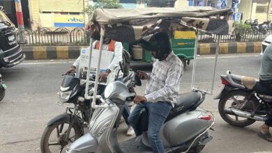 Sun Free Scooter Jugaad: गर्मी से बचने का देसी जुगाड़ वायरल, इंजीनियर ने स्कूटर को बना दिया ‘सन फ्री’