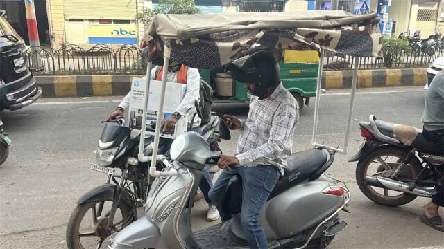 Sun Free Scooter Jugaad: गर्मी से बचने का देसी जुगाड़ वायरल, इंजीनियर ने स्कूटर को बना दिया ‘सन फ्री’
