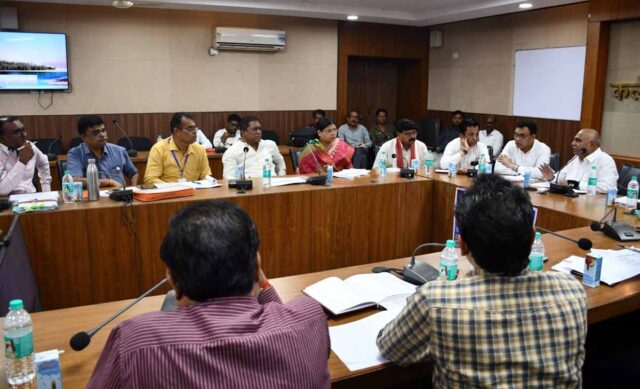 Betul Wheat Procurement: बैतूल में गेहूं-चना खरीदी पर सख्ती: बाहरी आवक रोकने के निर्देश, किसानों की सुविधा पर जोर