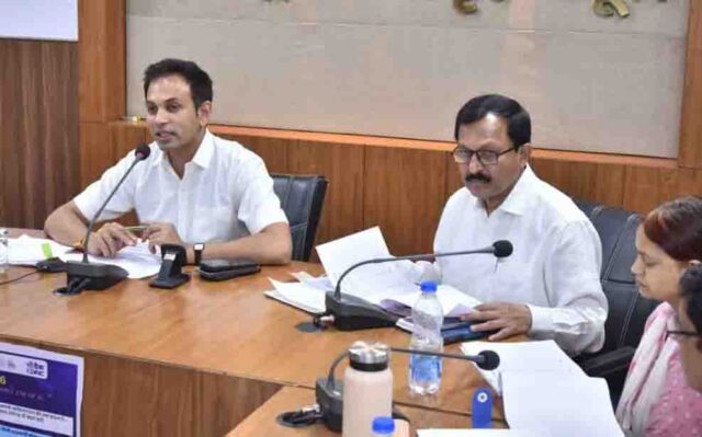 Betul Health Review Meeting: कलेक्टर की सख्ती: NCD में खराब प्रगति पर नोडल अफसर को नोटिस, आशा-ANM को अलर्ट रहने के निर्देश